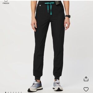 Figs joggers like new no issue with product